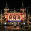 In beeld | Gevels van tientallen panden kleuren oranje in strijd tegen vrouwengeweld
