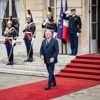 «Refuser la vérité» condamne «à en payer le prix», alerte François Bayrou après la baisse de la note