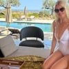 "Wahrhafte Ikone": Claudia Schiffer zeigt sich sexy am Pool