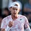 Zizou Bergs tankt vertrouwen met winst in drie sets tegen Tseng, ook Elise Mertens in sneltreinvaart naar tweede ronde