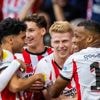 De PSV-aanvoerdersband leek bijna vergroeid met de arm van Luuk de Jong. Nu ligt de bal bij Jerdy Schouten