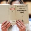Recht einfach: Muss Juristendeutsch so unverständlich sein?