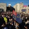 Serbie : deuxième nuit d’affrontements entre opposants et partisans du pouvoir