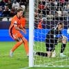 Valente pakt na afgebroken Curaçao-trip hoofdrol bij Jong Oranje: 'Wel bijzonder'