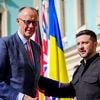Thema: Sanktionen und Waffenruhe: Bericht: Selenskyj und Merz treffen sich am Mittwoch in Berlin
