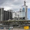 Ruim 200 mensen zijn baan kwijt door sluiting chemiefabrieken bij Rotterdam