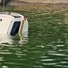 Untergangsszenario: Fluchtplan aus dem sinkenden Auto