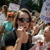 Des manifestants serbes dénoncent la "brutalité" policière à Belgrade