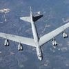 Verwirrende Kommandos: Behörde gibt Einblicke zum Fast-Crash von B-52-Bomber mit Flugzeug
