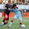 Feyenoord komt met de schrik vrij tegen Excelsior, dat twee keer de paal raakt