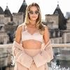 Ein BH tut es doch auch: Margot Robbie absolviert Fototermin ohne Top