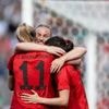 Pokal-Finale in Köln: 4:2 gegen Bremen: Bayern-Frauen machen Double perfekt