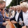 Oranje versterkt banden met oude voetbalhelden: ‘Sjakie kan nog gewoon meedoen tegen Finland, hoor’