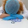 Comment cette infirmière a pu soigner des milliers de patients sans diplôme en poche