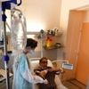 REPORTAGE. Lutte contre le cancer : "On se considère comme un miraculé", témoigne un malade en rémission grâce à un traitement génétique personnalisé