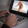 Man (45) deed zich voor als 'Wendy' en lokte zo meer dan 70 jongens in de val: beelden gedeeld op internationale site