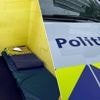 Rijverbod voor vrouw die brokkenparcours aflegt met kinderen in auto: “Ze kon niet eens ondervraagd worden, zo dronken was ze”