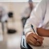 Kasse machen auf Kosten von Studierenden : Das Geschäft mit Prüfungsfragen