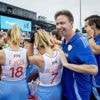 Coach Ehren voelde iets meer druk bij gouden hockeysters: 'Wel winnen papa'
