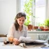 Vlamingen mijden massaal nieuws vanwege overdaad aan negativiteit: “Gevoel dat de wereld om zeep is, is bijzonder demotiverend”
