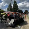 Unfall mit Überschlag in Berlin-Kaulsdorf: Auto bleibt auf dem Dach liegen – zwei Verletzte