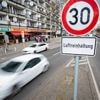Tempolimit für saubere Luft - auch E-Autos sind betroffen
