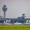 Pools vliegtuig maakt voorzorgslanding op Schiphol vanwege rook in cockpit