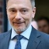 Unfall auf Parkplatz in Berlin: Christian Lindner überfährt Hund