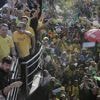Sur les lieux des émeutes de Brasilia, Bolsonaro promet de « continuer le combat »