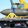 13,6 ton zwaar, meer dan 6 meter lang, en nog nooit eerder gebruikt: met deze ‘bunker buster’ stappen de VS mogelijk mee in de oorlog tegen Iran