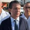 Manuel Valls apporte son soutien à un gendarme blessé par balles en Guyane, à Saint-Laurent-du-Maroni