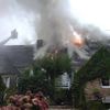 Frappée par la foudre, une maison ravagée par les flammes en Bretagne