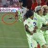 “Je moet áltijd stoppen”: ophef in Spanje nadat Barcelona ‘onsportieve’ goal scoort op openingsspeeldag, maar Barça-coach bijt van zich af