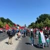 Pro-Palästina-Demo in Berlin: Knapp 3000 Menschen protestieren auf der Straße des 17. Juni
