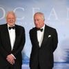IN BEELD. Koning Charles duikt op bij première documentaire tv-bioloog David Attenborough (98)