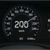 E-Auto-Besitzer brettert auf Langstrecke mit 200 km/h: Seine Zeitersparnis ist ein Witz