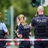 Täter auf der Flucht: Schwerverletzter nach tödlicher Attacke in Menden außer Gefahr