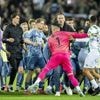 Chaos, matpartij en tranendal bij Ajax in Euroborg: ‘Helaas had ik gelijk’