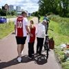 Indrukwekkend eerbetoon: zeker 50.000 voetbalfans klappen massaal voor vermoorde Lisa (17) tijdens match in Amsterdam