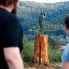 In Höhe der Knöchel abgesägt: Unbekannte stehlen Melania-Statue in Slowenien
