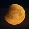Fakten zum Himmelsphänomen: Darum ist der Mond trotz Finsternis heute nicht unsichtbar