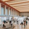 Kunst aus Papier: Auftritt der Paper Positions im Flughafen Tempelhof