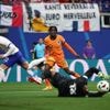 Transferupdates | Liverpool-doelwit Frimpong landt met privéjet in Engeland