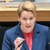„Wir brauchen mehr Flexibilität“: Wirtschaftssenatorin Giffey kündigt Lockerung des Berliner Vergabegesetzes an
