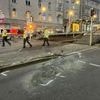 Tödlicher Vorfall in Stuttgart: Auto fährt in Menschenmenge - Fahrer weiter in Gewahrsam