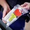 Kontrollen am Flughafen: Fliegen mit mehr Flüssigkeit: EU erlaubt neue Gepäckregeln