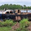 Dode en zwaargewonde door explosie en brand op boot in Flevoland