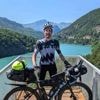 PORTRAIT. Ce quadragénaire a traversé l’Europe à vélo pour soutenir les femmes victimes de violences
