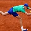 Roland-Garros 2025 : intraitable, Jannik Sinner mate Novak Djokovic et rejoint Carlos Alcaraz en finale