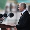 KIJK. Poetin spreekt Russen toe op Dag van de Overwinning: “Onze plicht om Russisch leger te verdedigen”